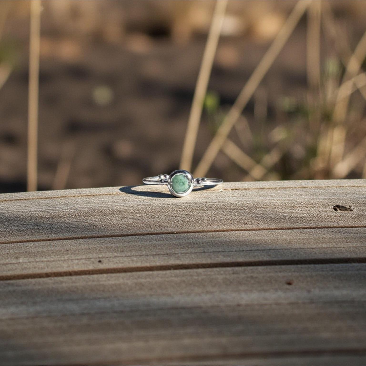 Emerald Gemstone Fidget Ring 01